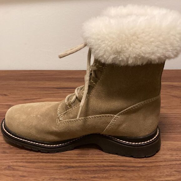 LLBean NWOT Tan Lace Up Nordic Winter Boot with Fleece Lining & Roll Down Cuff. - Picture 3 of 8